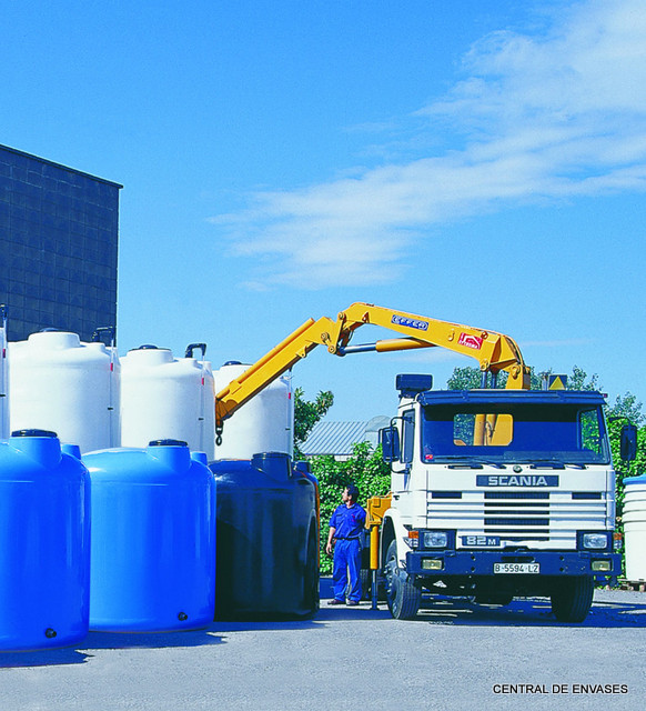 GRAN TANQUE EXTERIOR VERTICAL